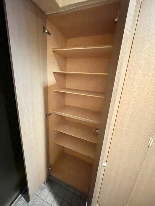 物件内観写真15　(靴箱)