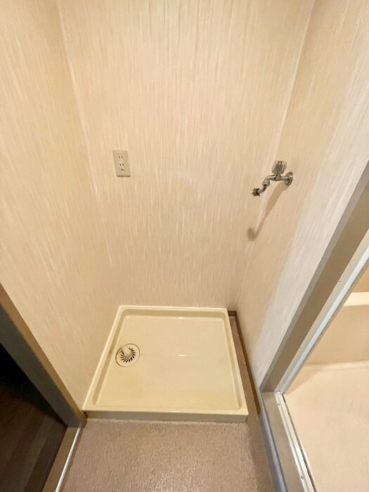 物件内観写真18　(洗濯機置場)