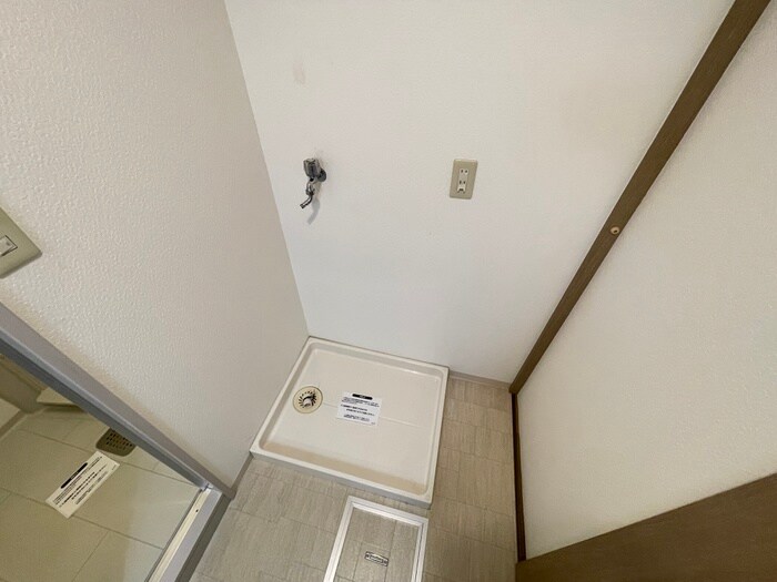 物件内観写真13　(洗濯機置場)