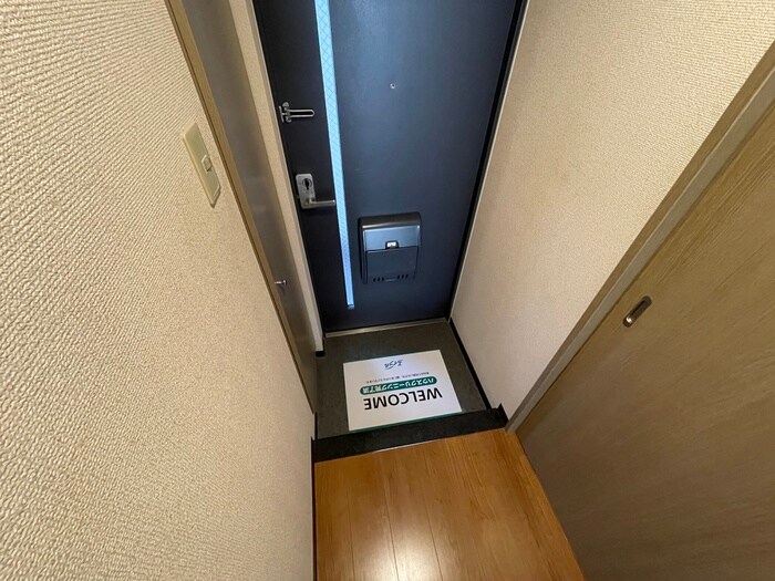 物件内観写真14　(玄関)