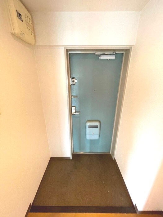 物件内観写真17　(玄関)