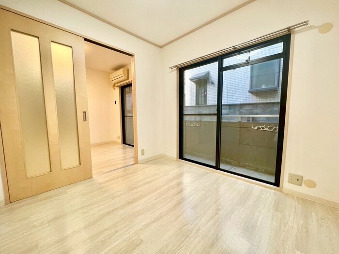 物件内観写真9　(居室)