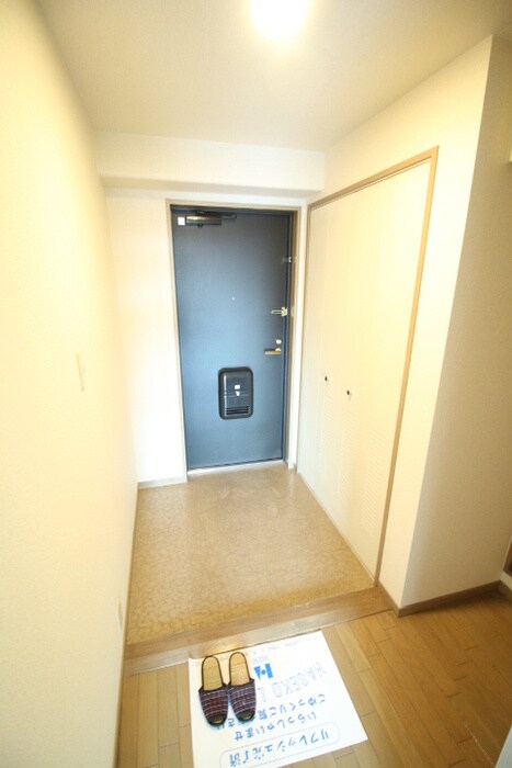 物件内観写真15　(玄関)
