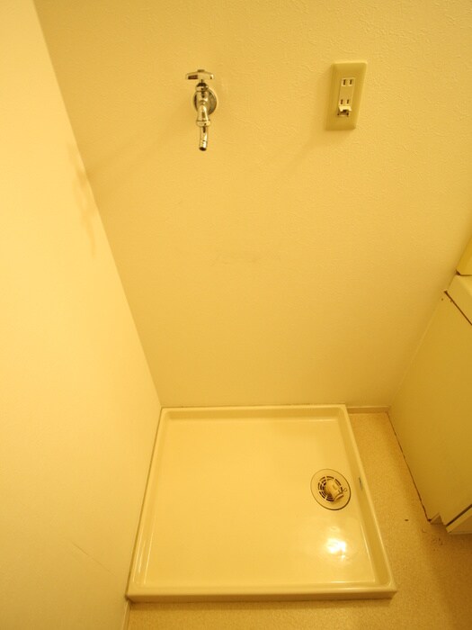 物件内観写真18　(洗濯機置場)