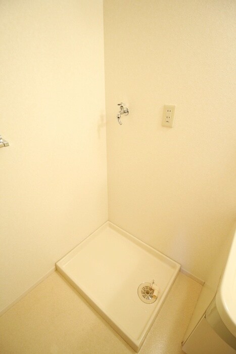 物件内観写真18　(洗濯機置場)