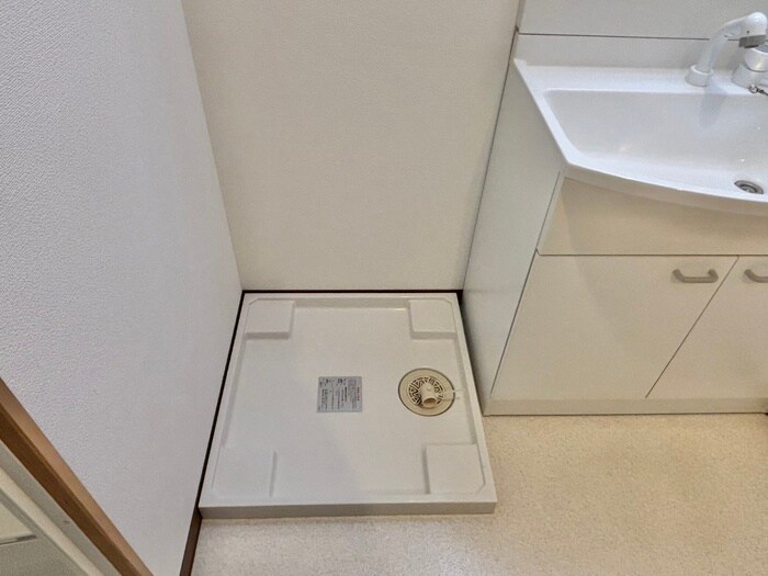 物件内観写真14　(洗濯機置場)