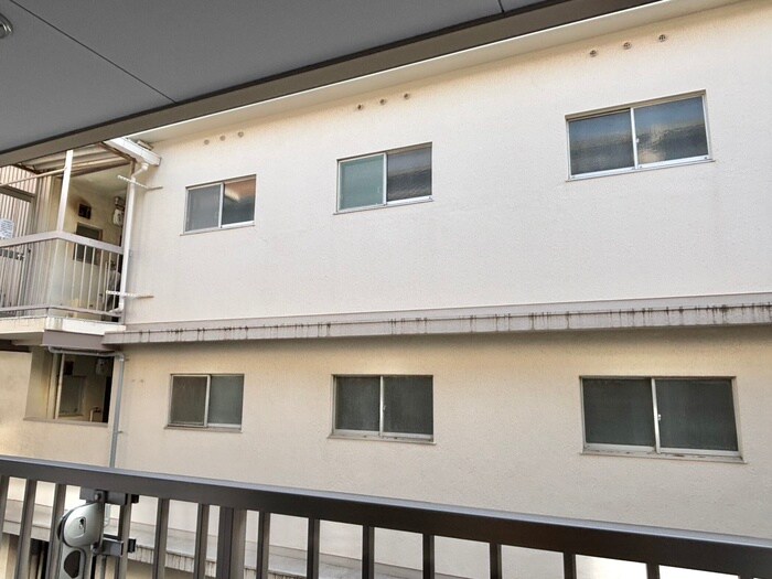 物件内観写真16　(室内からの展望)