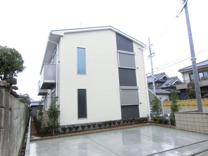 物件外観写真2　(駐輪場)