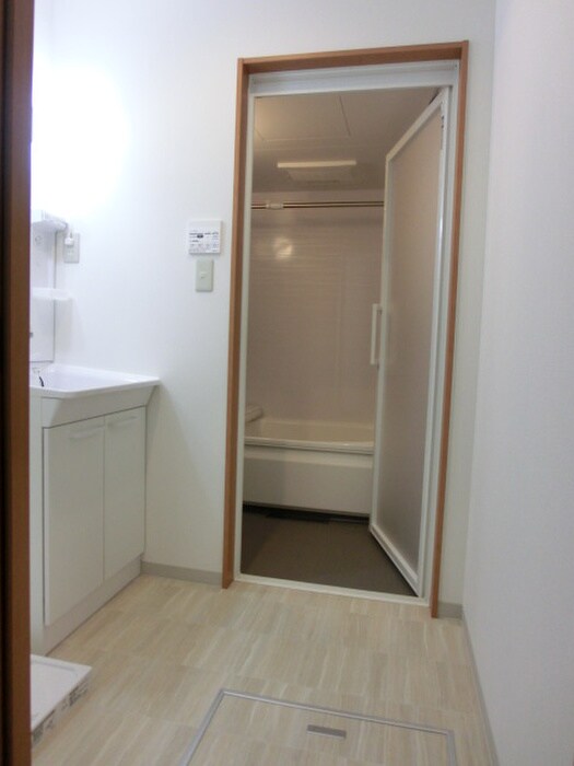 物件内観写真14　(洗濯機置場)