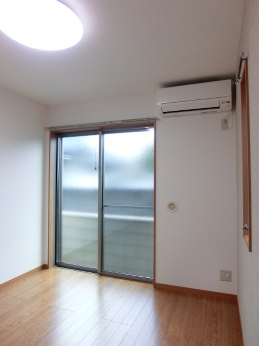 物件内観写真15　(居室)