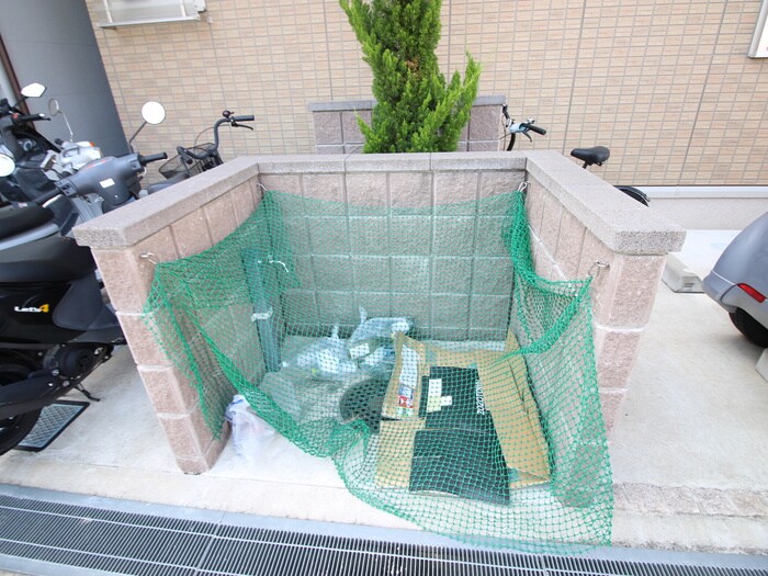 物件外観写真4　(建物設備)