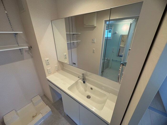 物件内観写真12　(洗面)