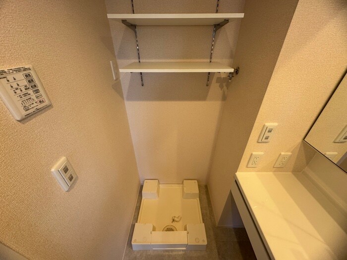 物件内観写真19　(洗濯機置場)