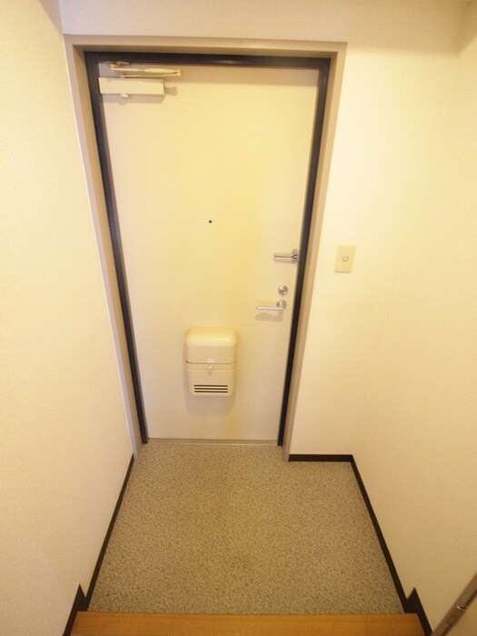 物件内観写真13　(玄関)