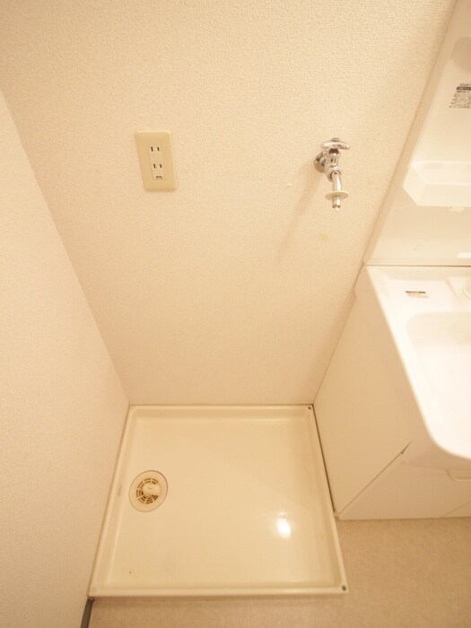 物件内観写真16　(洗濯機置場)