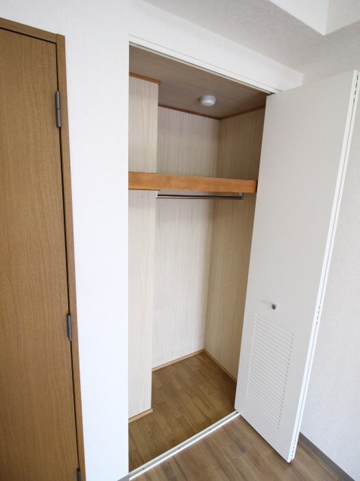 物件内観写真18　(収納)