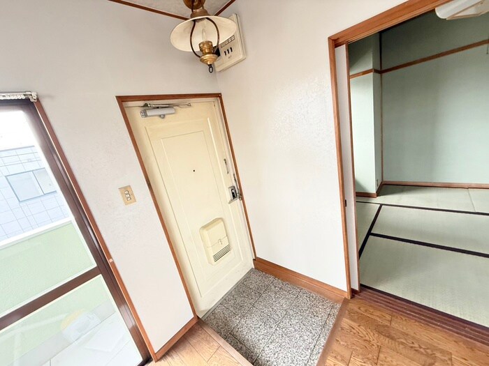 物件内観写真19　(玄関)