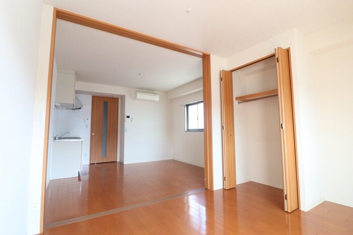 物件内観写真8　(居室)