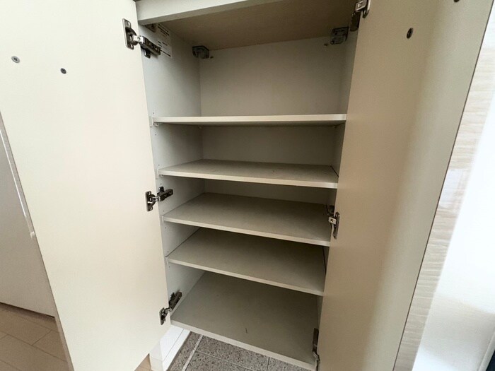 物件内観写真15　(靴箱)