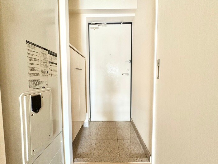 物件内観写真16　(玄関)