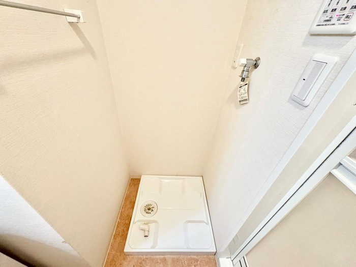 物件内観写真17　(洗濯機置場)