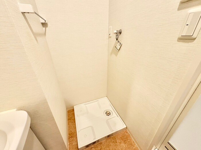 物件内観写真18　(洗濯機置場)