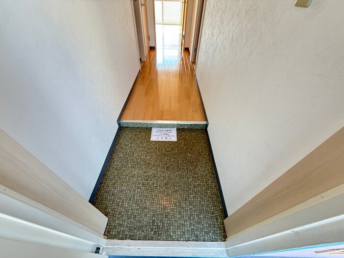 物件内観写真14　(玄関)