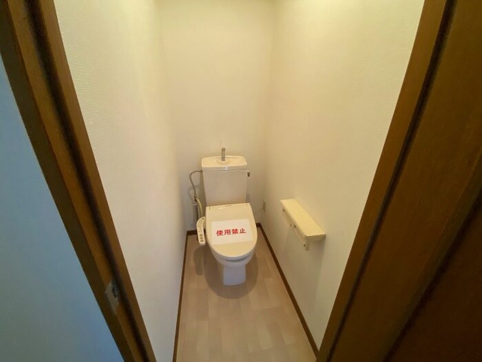 物件内観写真8　(トイレ)