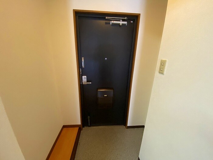 物件内観写真14　(玄関)