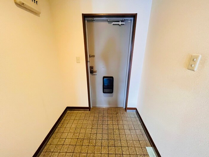 物件内観写真15　(玄関)