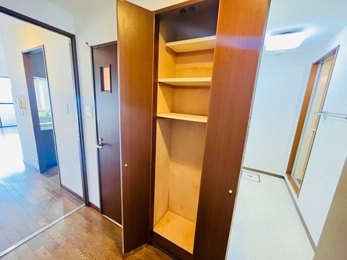 物件内観写真18　(収納)