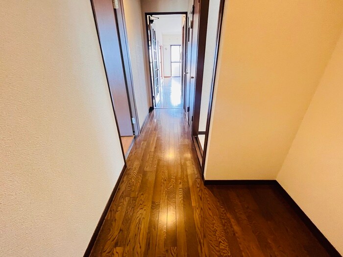 物件内観写真19　(廊下)