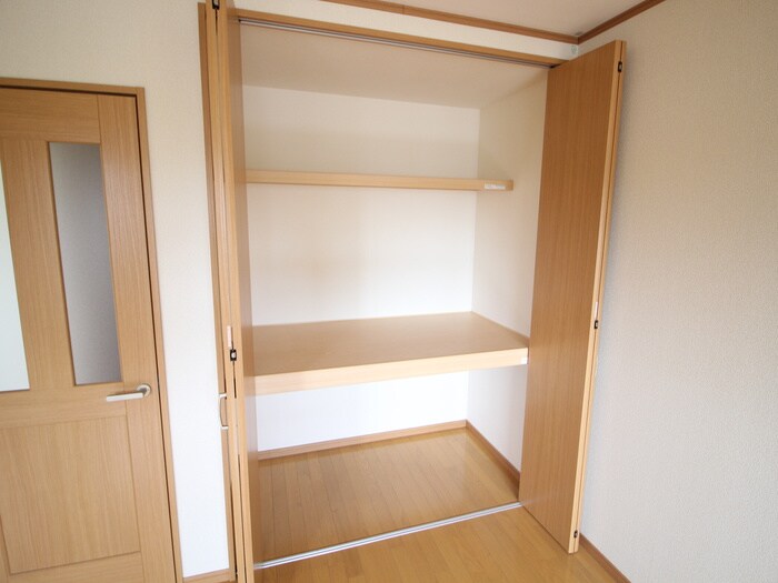物件内観写真15　(収納)