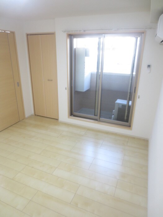 物件内観写真4　(居室)