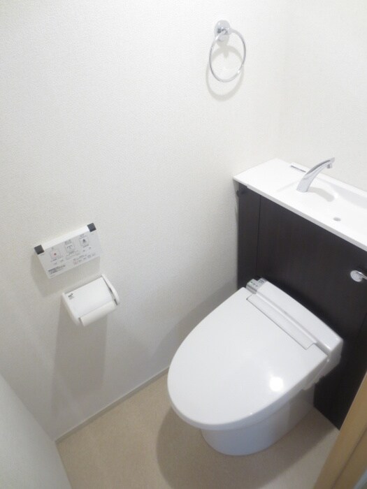 物件内観写真8　(トイレ)