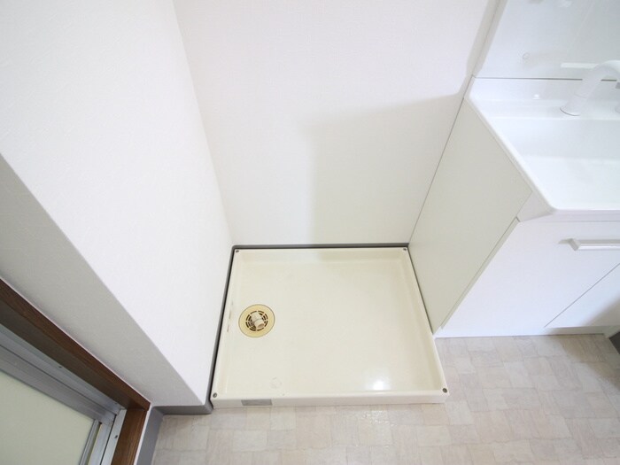 物件内観写真15　(洗濯機置場)