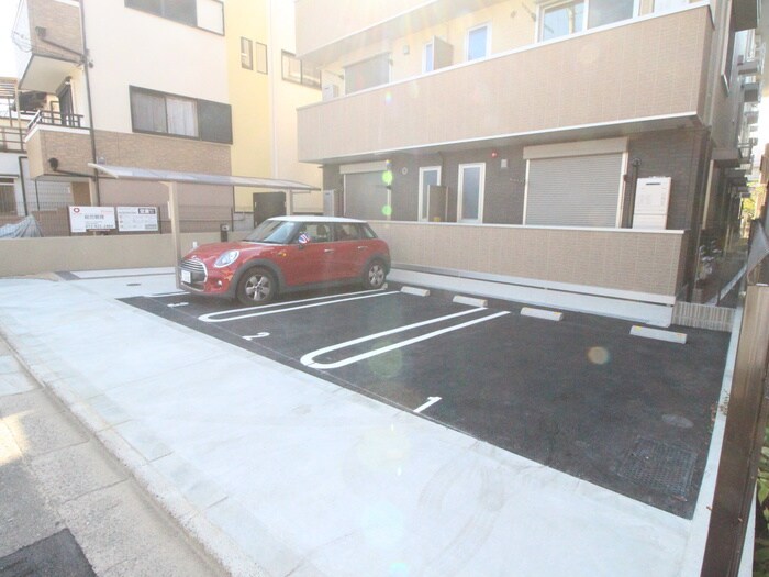 物件外観写真3　(駐車場)