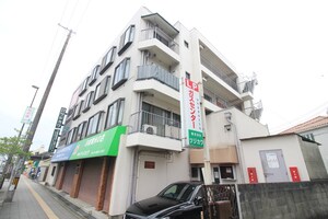 辻川ビル外観写真