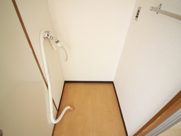 物件内観写真17　(洗濯機置場)