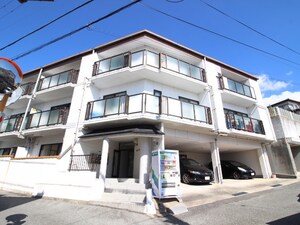 ロイヤルハイツ外観写真
