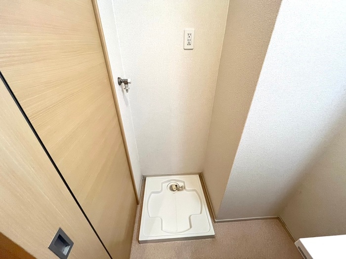 物件内観写真17　(洗濯機置場)