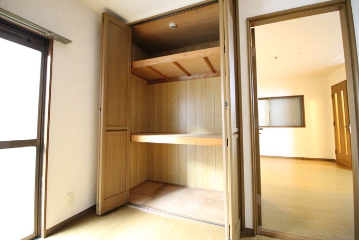 物件内観写真12　(収納)