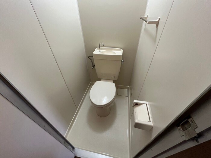 物件内観写真12　(トイレ)