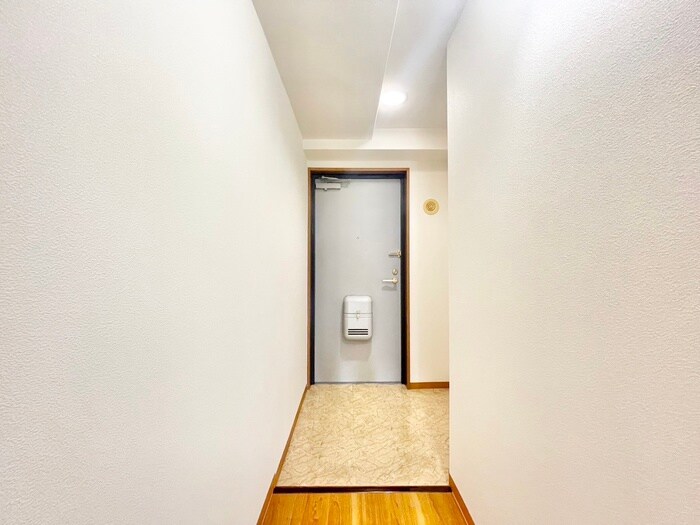 物件内観写真18　(玄関)