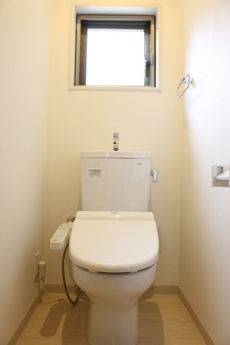 物件内観写真8　(トイレ)