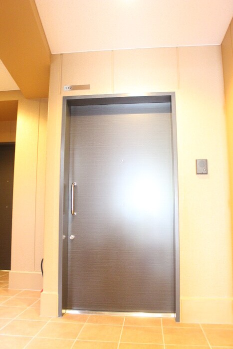 物件内観写真11　(玄関)