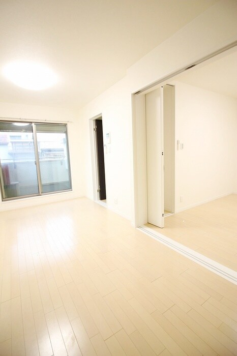 物件内観写真3　(居室)