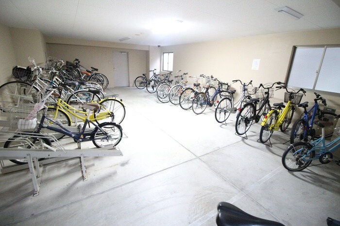 物件外観写真3　(駐輪場)