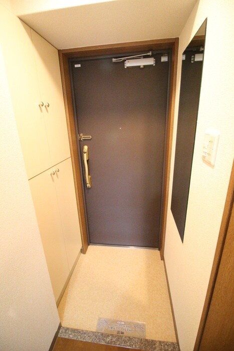 物件内観写真17　(玄関)