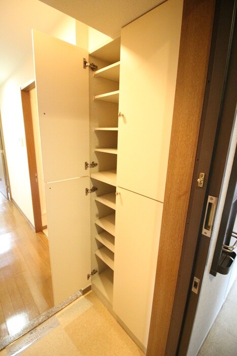 物件内観写真18　(靴箱)